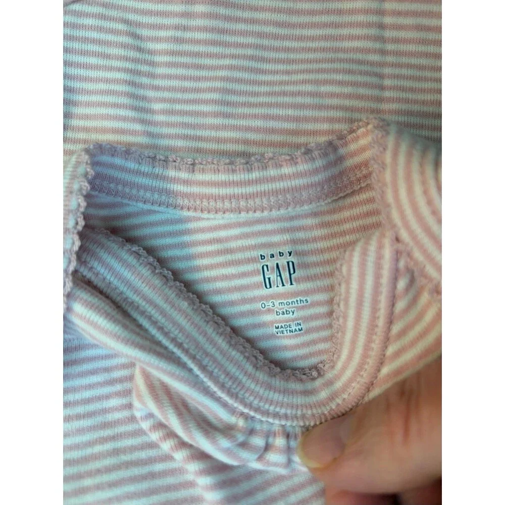 Baby gap 0-3 M onesie bundle